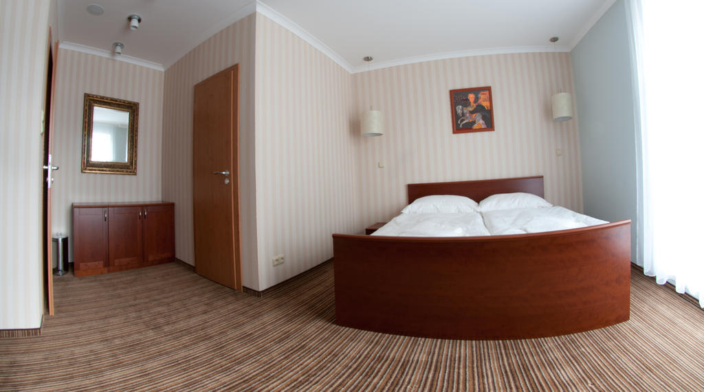 Hotel Encian Раецке-Теплице Номер фото