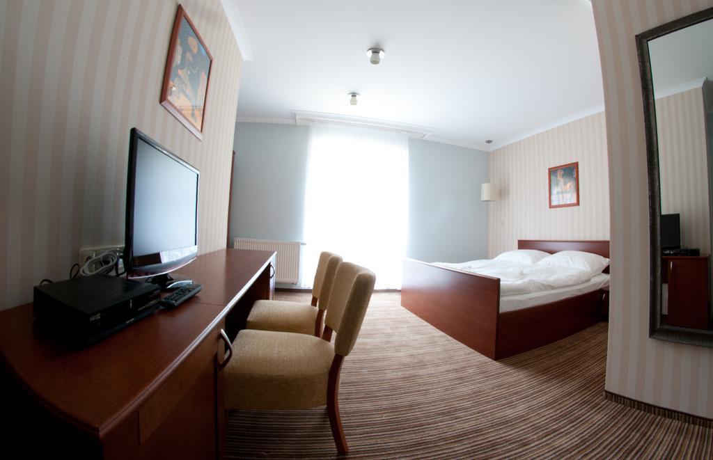 Hotel Encian Раецке-Теплице Номер фото